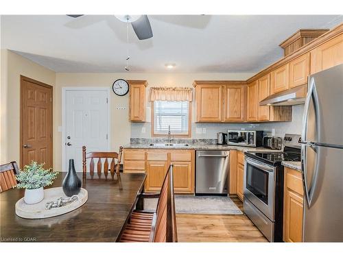 41 Cedarbush Crescent Pvt Crescent, Puslinch, ON - Indoor Photo Showing Kitchen