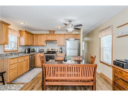 41 Cedarbush Crescent Pvt Crescent, Puslinch, ON - Indoor Photo Showing Kitchen With Double Sink