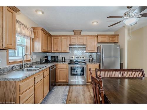 41 Cedarbush Crescent Pvt Crescent, Puslinch, ON - Indoor Photo Showing Kitchen With Double Sink