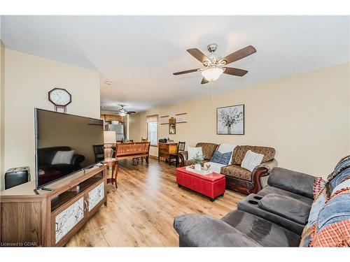 41 Cedarbush Crescent Pvt Crescent, Puslinch, ON - Indoor Photo Showing Living Room