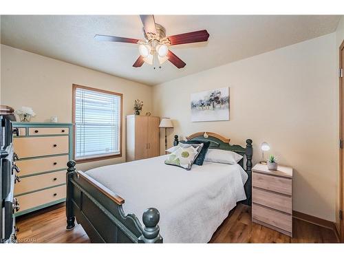 41 Cedarbush Crescent Pvt Crescent, Puslinch, ON - Indoor Photo Showing Bedroom