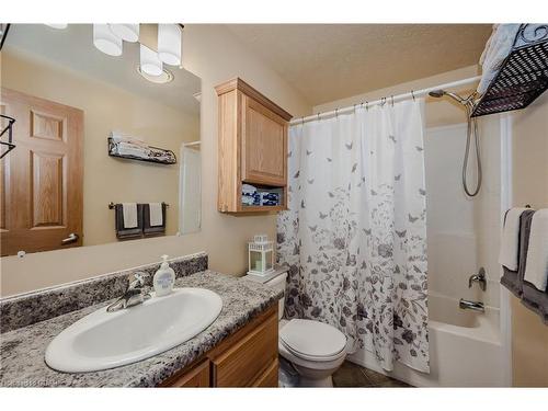 41 Cedarbush Crescent Pvt Crescent, Puslinch, ON - Indoor Photo Showing Bathroom