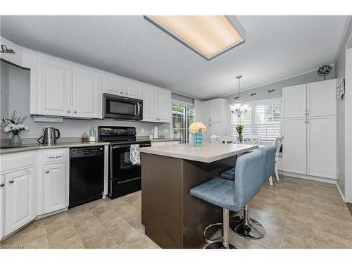 40 Bullfrog Drive Pvt Drive, Puslinch, ON - Indoor Photo Showing Kitchen