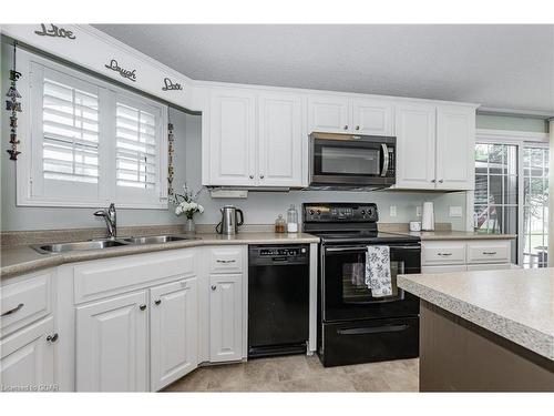 40 Bullfrog Drive Pvt Drive, Puslinch, ON - Indoor Photo Showing Kitchen With Double Sink