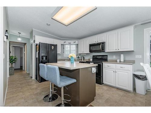 40 Bullfrog Drive Pvt Drive, Puslinch, ON - Indoor Photo Showing Kitchen