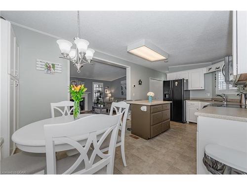 40 Bullfrog Drive Pvt Drive, Puslinch, ON - Indoor Photo Showing Dining Room