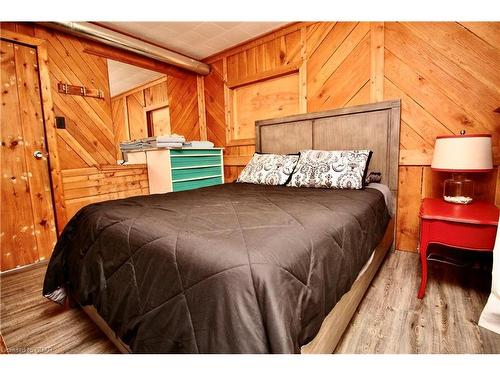 82 Mcivor Drive, Miller Lake, ON - Indoor Photo Showing Bedroom