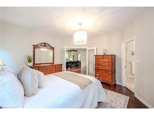 11 Valley Road, Guelph, ON - Indoor Photo Showing Bedroom