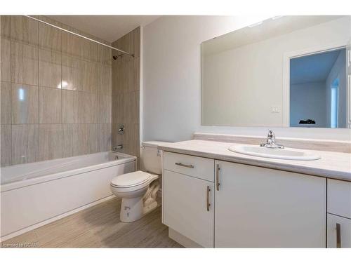 3142 Turner Crescent, London, ON - Indoor Photo Showing Bathroom