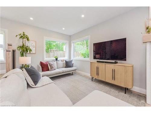 279 Geddes Street, Elora, ON - Indoor Photo Showing Living Room