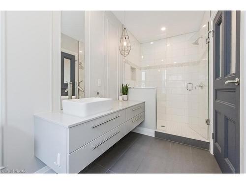 279 Geddes Street, Elora, ON - Indoor Photo Showing Bathroom