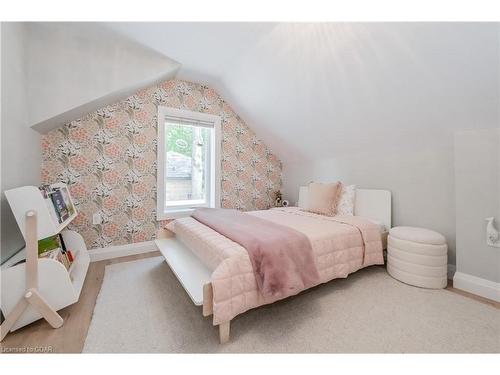 279 Geddes Street, Elora, ON - Indoor Photo Showing Bedroom