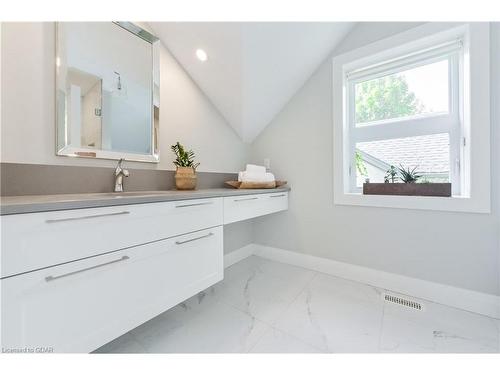 279 Geddes Street, Elora, ON - Indoor Photo Showing Bathroom