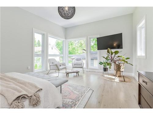 279 Geddes Street, Elora, ON - Indoor Photo Showing Living Room