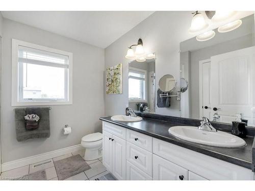 35 Edison Street Street, St. Marys, ON - Indoor Photo Showing Bathroom