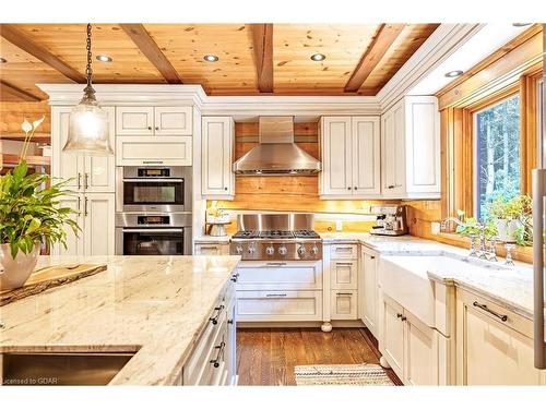 9209 27 Sideroad, Erin, ON - Indoor Photo Showing Kitchen With Upgraded Kitchen