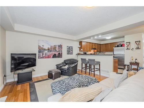 51-167 Arkell Road, Guelph, ON - Indoor Photo Showing Living Room