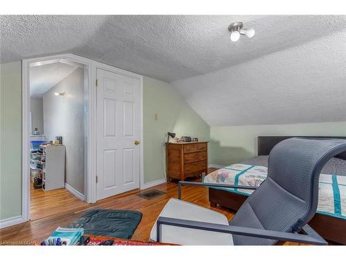 10 Pearl Street, Guelph, ON - Indoor Photo Showing Bedroom