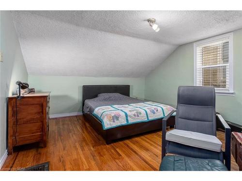 10 Pearl Street, Guelph, ON - Indoor Photo Showing Bedroom