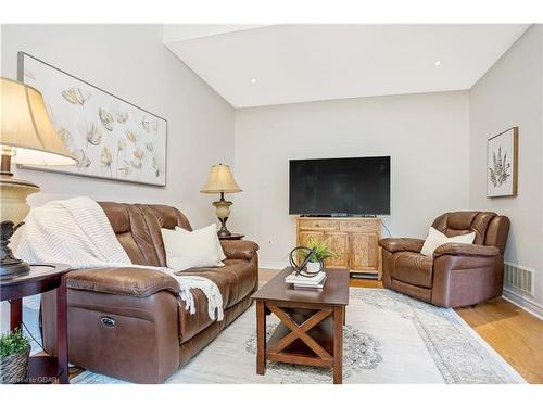 145 Wheeler Court, Rockwood, ON - Indoor Photo Showing Living Room