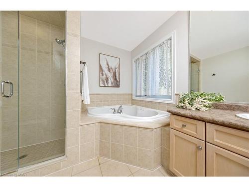 145 Wheeler Court, Rockwood, ON - Indoor Photo Showing Bathroom