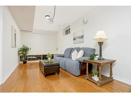 145 Wheeler Court, Rockwood, ON - Indoor Photo Showing Living Room