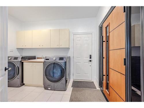 32 Forest Ridge Road, Erin, ON - Indoor Photo Showing Laundry Room