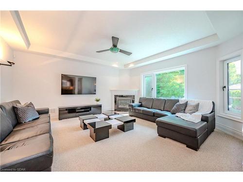 32 Forest Ridge Road, Erin, ON - Indoor Photo Showing Living Room