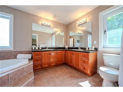 32 Forest Ridge Road, Erin, ON - Indoor Photo Showing Bathroom