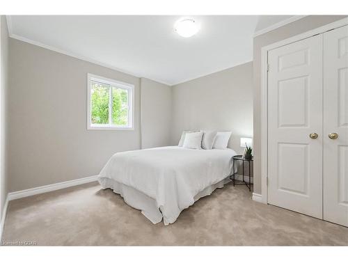 323 Colborne Street, Elora, ON - Indoor Photo Showing Bedroom