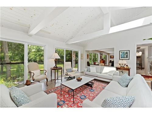 585 Orangeville Road, Fergus, ON - Indoor Photo Showing Living Room