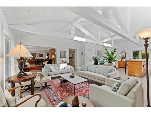 585 Orangeville Road, Fergus, ON - Indoor Photo Showing Living Room