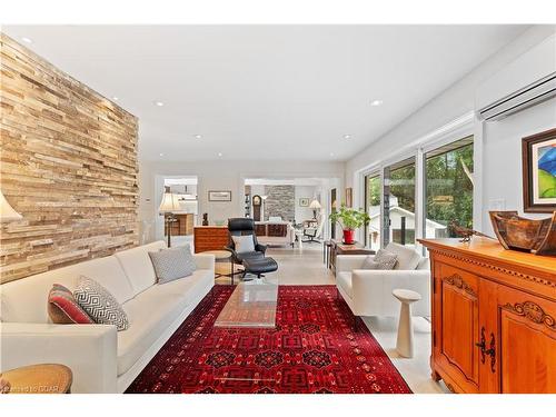 585 Orangeville Road, Fergus, ON - Indoor Photo Showing Living Room