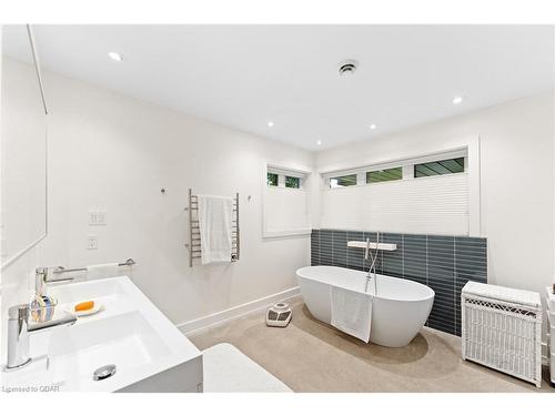 585 Orangeville Road, Fergus, ON - Indoor Photo Showing Bathroom