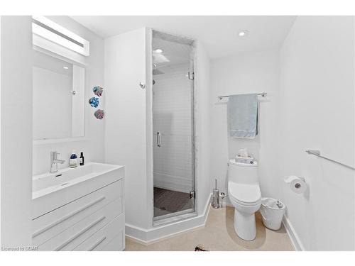 585 Orangeville Road, Fergus, ON - Indoor Photo Showing Bathroom