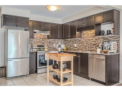 17-361 Arkell Road, Guelph, ON - Indoor Photo Showing Kitchen With Upgraded Kitchen