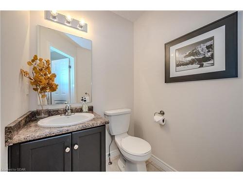 17-361 Arkell Road, Guelph, ON - Indoor Photo Showing Bathroom