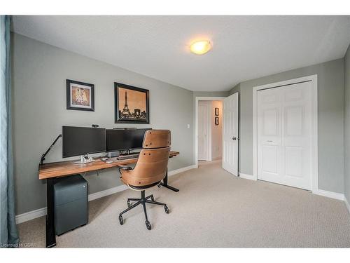 17-361 Arkell Road, Guelph, ON - Indoor Photo Showing Office