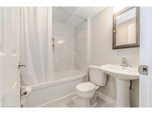 44 Roseview Avenue, Cambridge, ON - Indoor Photo Showing Bathroom