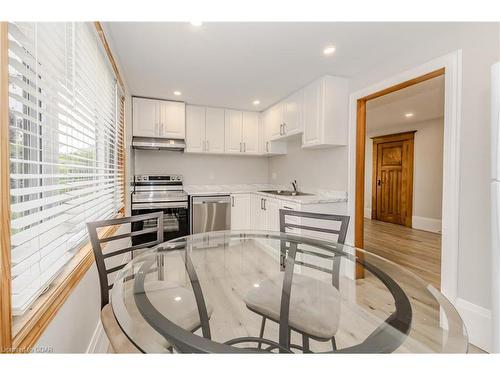 44 Roseview Avenue, Cambridge, ON - Indoor Photo Showing Kitchen