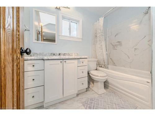 44 Roseview Avenue, Cambridge, ON - Indoor Photo Showing Bathroom