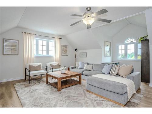 47 Healey Street, Elora, ON - Indoor Photo Showing Living Room