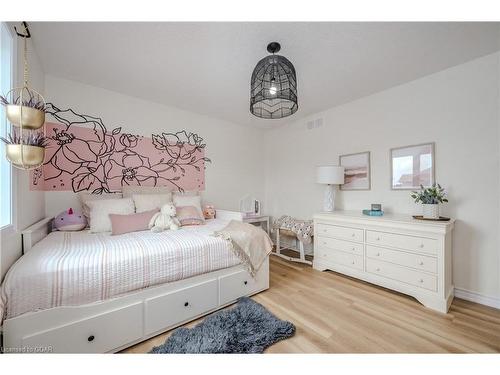 47 Healey Street, Elora, ON - Indoor Photo Showing Bedroom