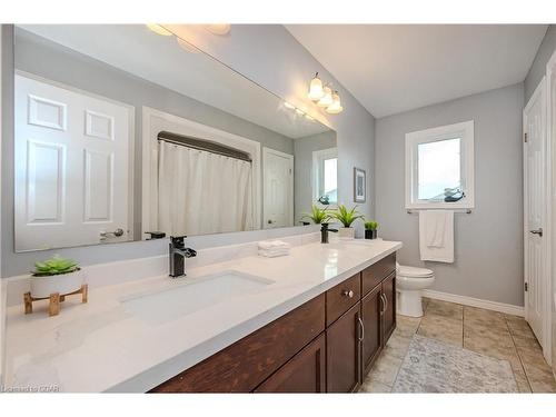 47 Healey Street, Elora, ON - Indoor Photo Showing Bathroom