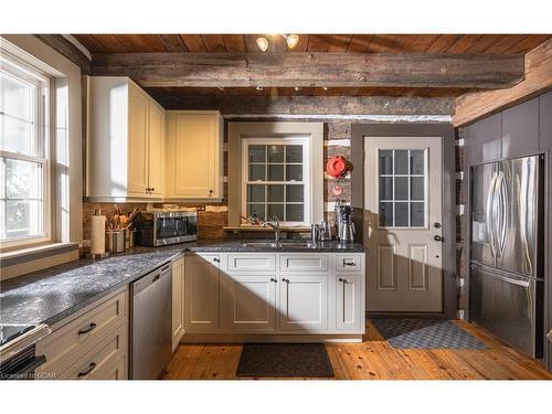 5795 Second Line, Erin, ON - Indoor Photo Showing Kitchen With Double Sink