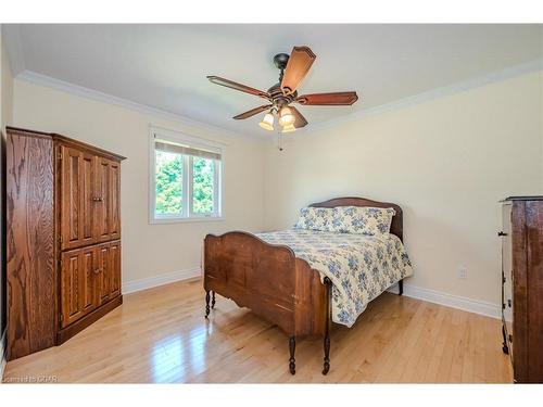 083515 Southgate 8 Road, Mount Forest, ON - Indoor Photo Showing Bedroom