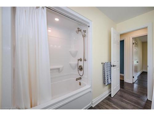 083515 Southgate 8 Road, Mount Forest, ON - Indoor Photo Showing Bathroom