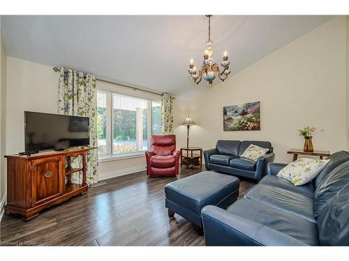 083515 Southgate 8 Road, Mount Forest, ON - Indoor Photo Showing Living Room