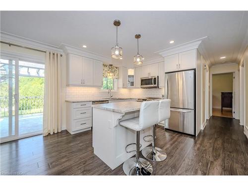 083515 Southgate 8 Road, Mount Forest, ON - Indoor Photo Showing Kitchen With Upgraded Kitchen