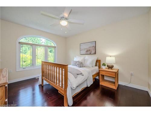 953 St David Street N, Fergus, ON - Indoor Photo Showing Bedroom